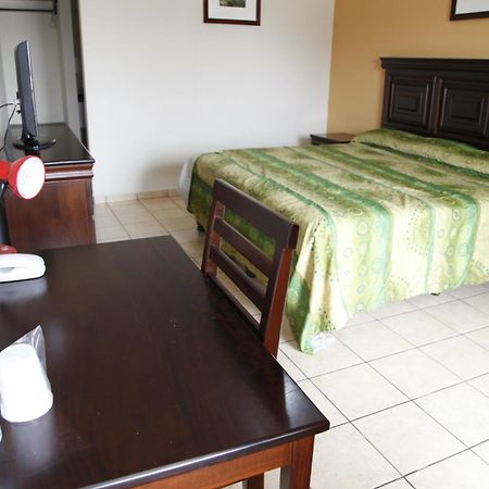 Apart Hotel Pico Bonito La Ceiba Chambre photo